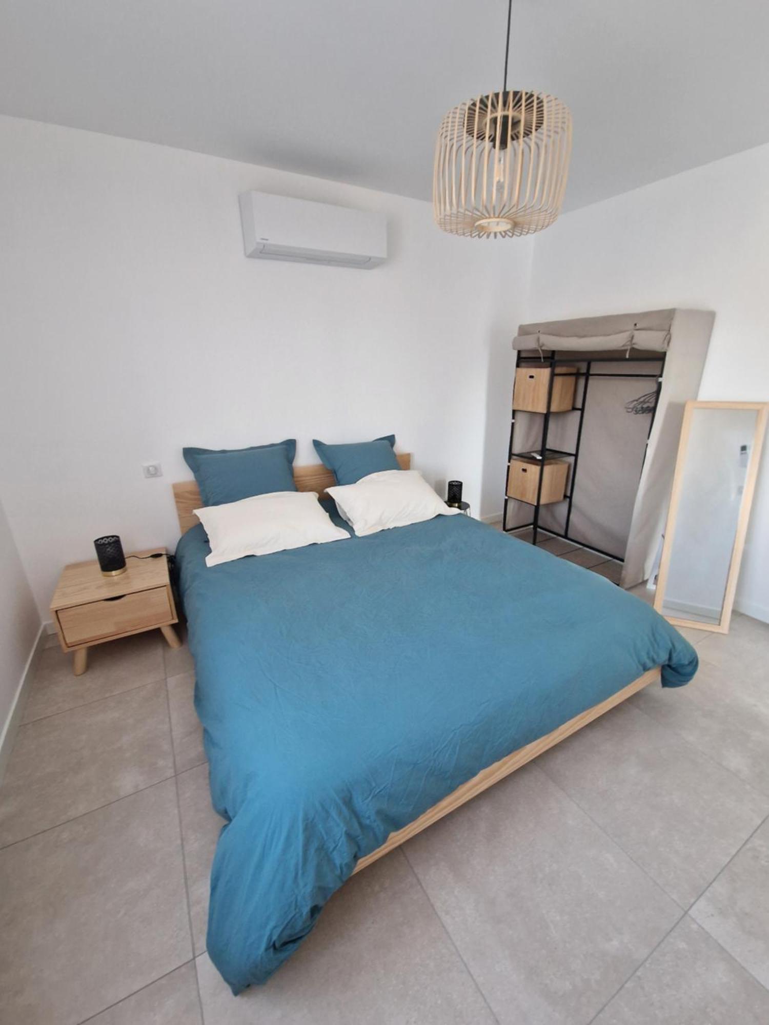 Terre De Crussol - 3 Etoiles En Ardeche, Avec Piscine Et Clim, 2-4 Personnes Apartment
