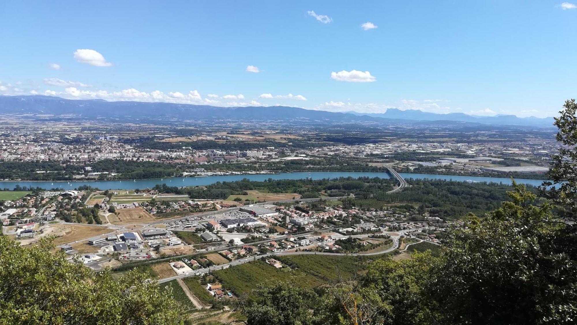 Terre De Crussol - 3 Etoiles En Ardeche, Avec Piscine Et Clim, 2-4 Personnes