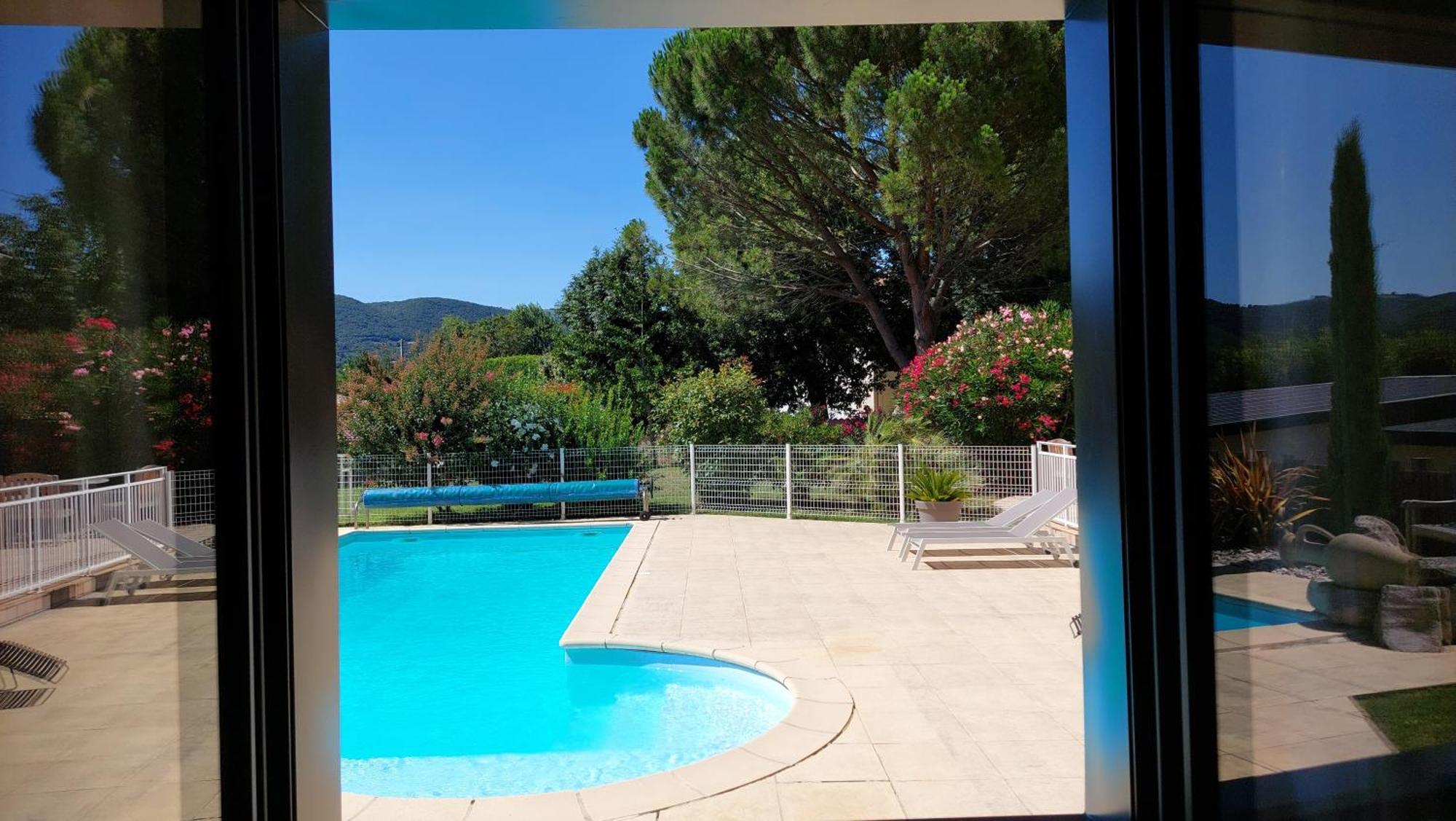 Terre De Crussol - 3 Etoiles En Ardeche, Avec Piscine Et Clim, 2-4 Personnes Apartment
